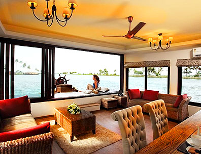 deluxe 4 bedroom houseboat